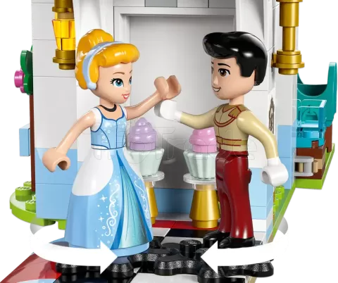 Photo de Lego Disney 43275 - Le château de Cendrillon et la calèche