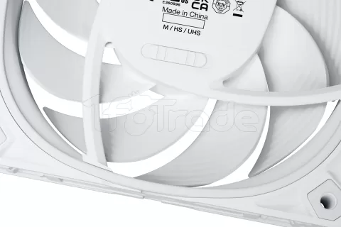 Photo de Ventilateur de boitier Be Quiet Silent Wings 4 Pro - 12cm (Blanc)